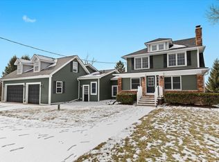 9950 Oak Pointe Ln, Northville, MI 48167