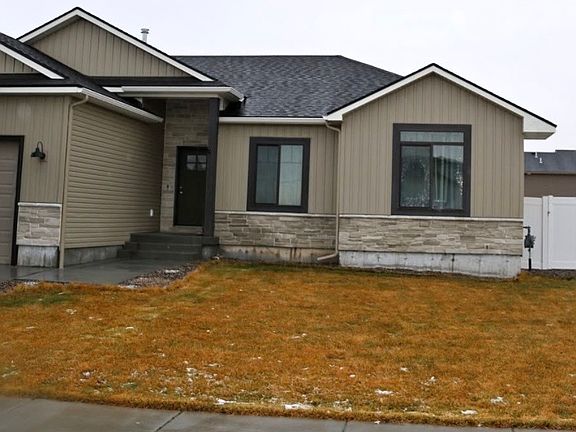 2nd image of 3137 Riata Ln