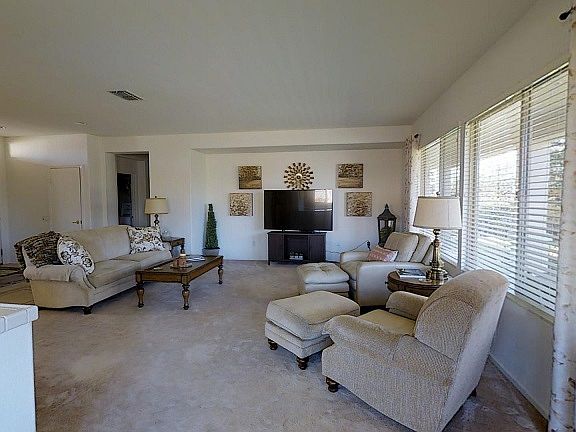 2nd image of 118 Ivy Arbor Ct