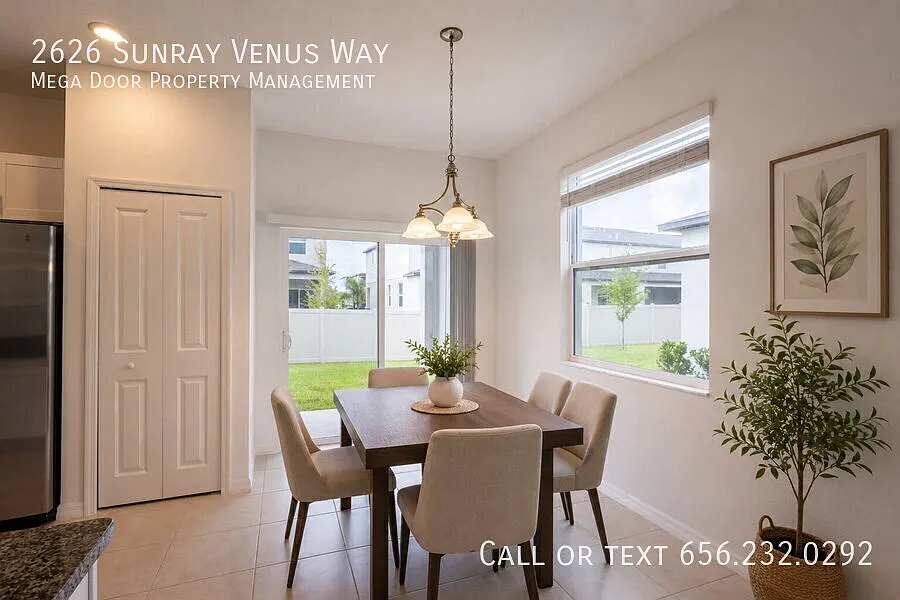 Modern 2-Bedroom End-Unit Townhome with Loft & Community Pool — Photo 3