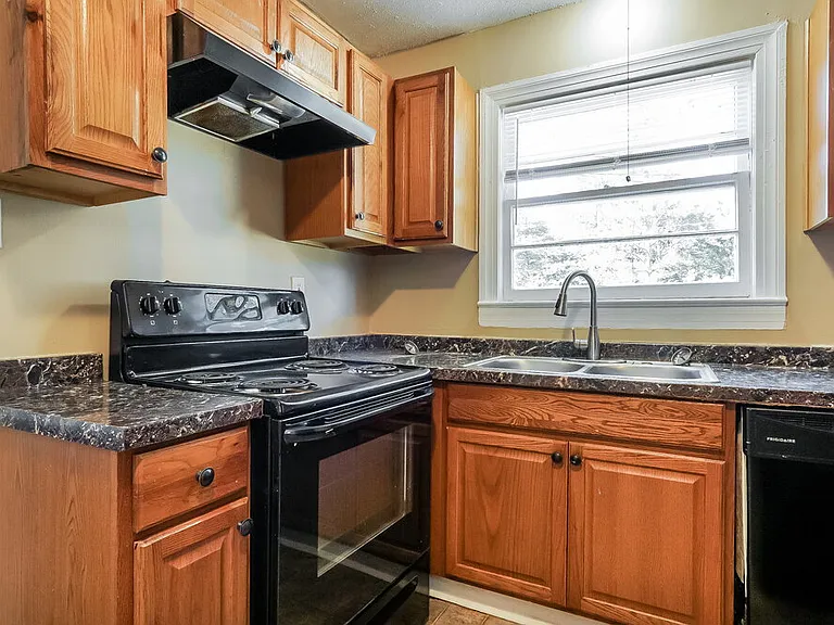 3004 Forestdale Blvd — Photo 11