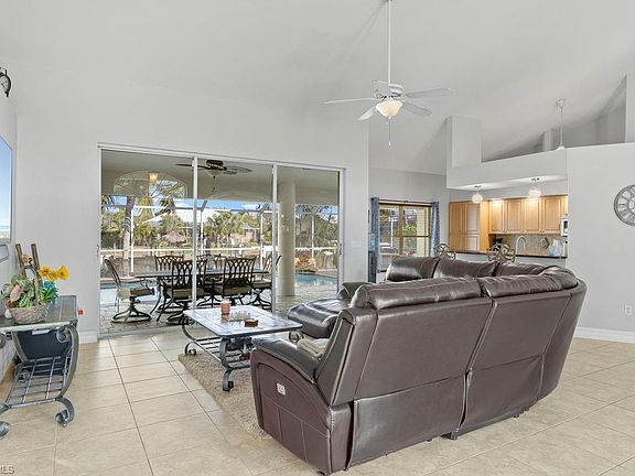 4th image of 4121 SW 28th Pl