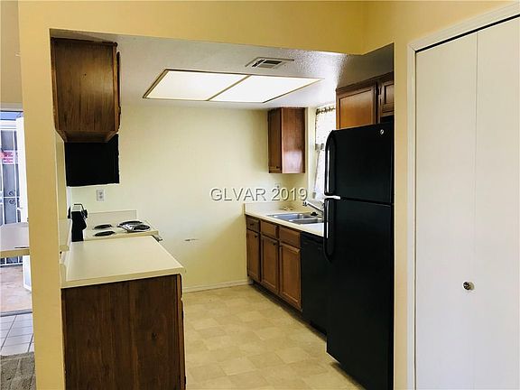 4th image of 5850 Medallion Dr Unit 203