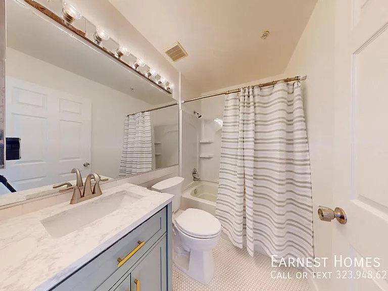 18347 Saticoy St #31 — Photo 13