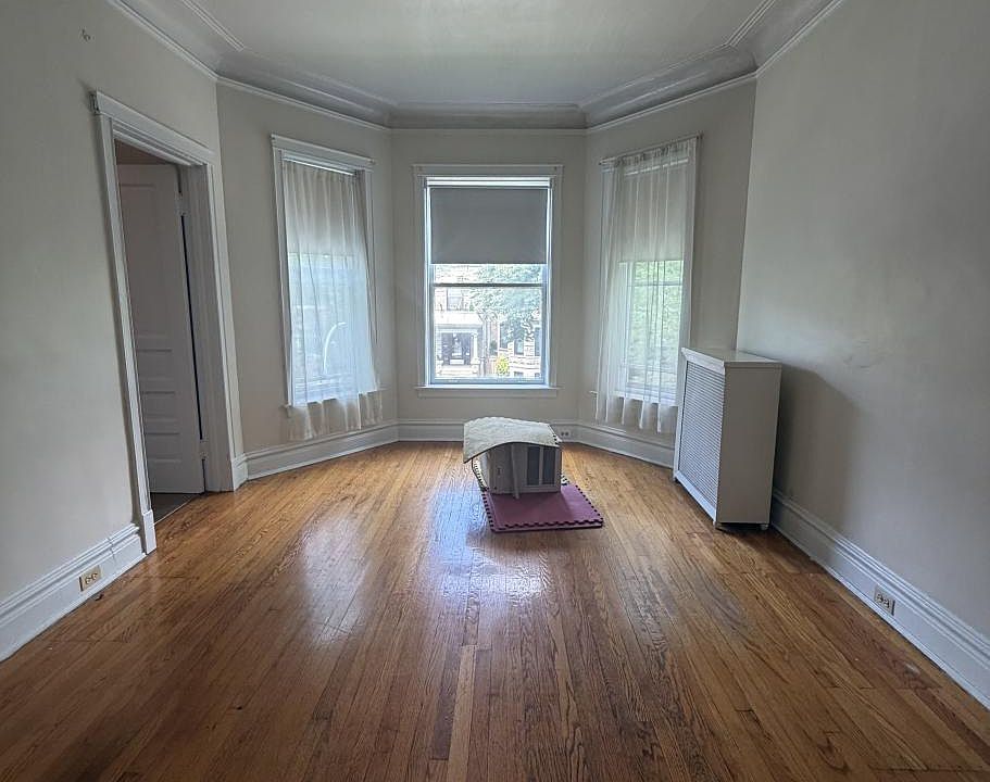 1st image of 1249 W Newport Ave