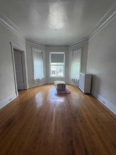 1249 W Newport Ave Photo 1