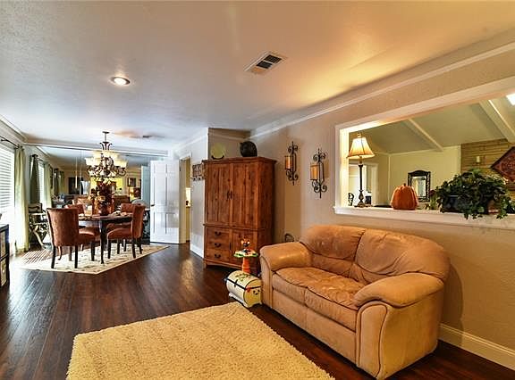 5th image of 3509 Yellowstone Dr