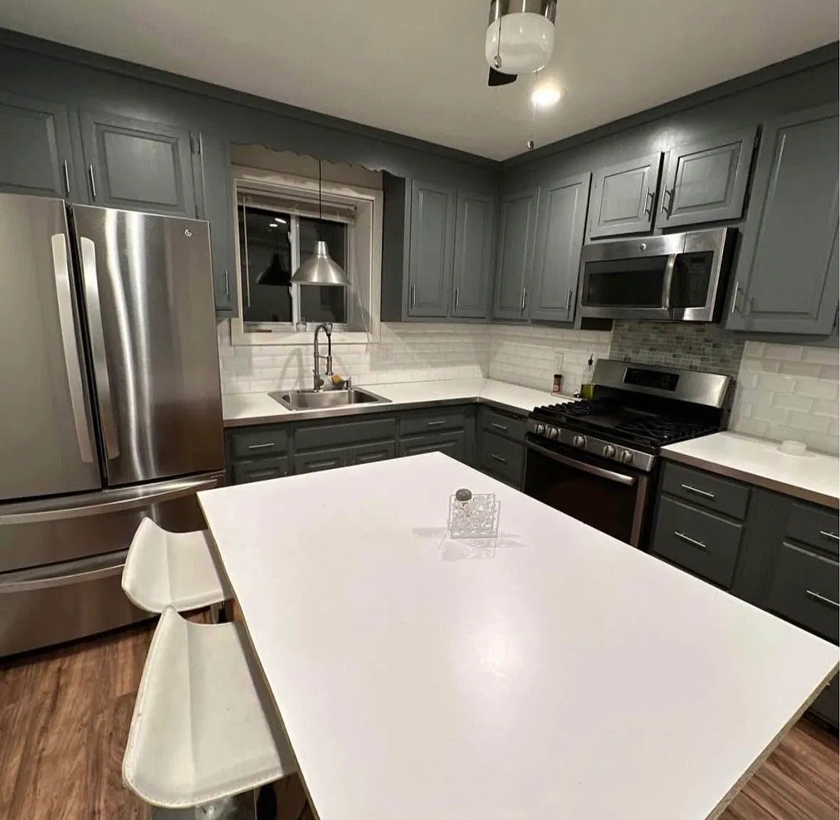 1 bed, 950 sqft, $1,700 — Photo 1