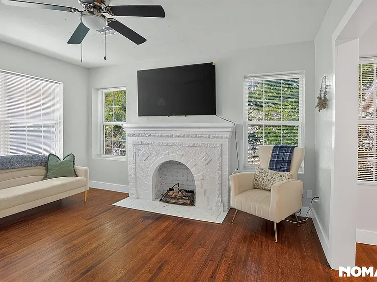 1412 N Virginia Ave — Photo 2
