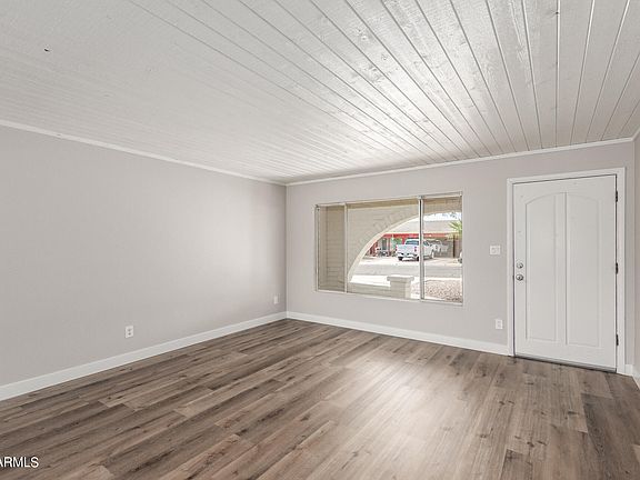 5th image of 3028 E Dahlia Dr