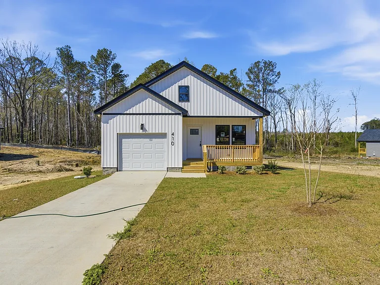 410 Lincolnshire Blvd — Photo 1