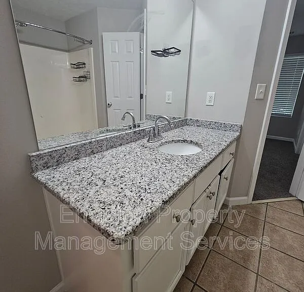 479 Lakeshore Dr — Photo 11