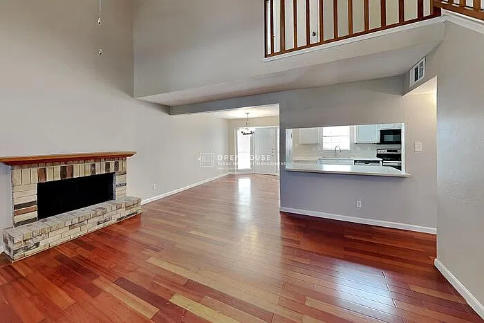 4 bed, 2.0 bath, 1626 sqft, $2,340 — Photo 4