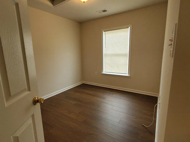 29 Litchfield Ln E — Photo 15