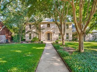 1842 Plum Creek Dr, Midlothian, TX 76065