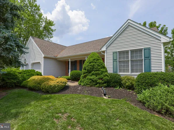 1010 Lehn Dr, Lancaster, PA 17601