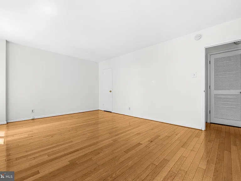 1800 R St NW #604 — Photo 11
