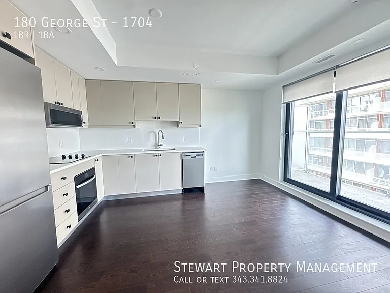 180 George St #1704 — Photo 8