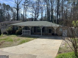 935 Slash Pine Rd, Forest Park, GA 30297