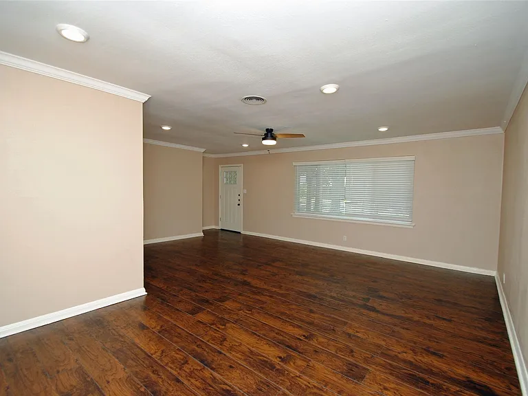 10034 Cedardale Dr — Photo 11