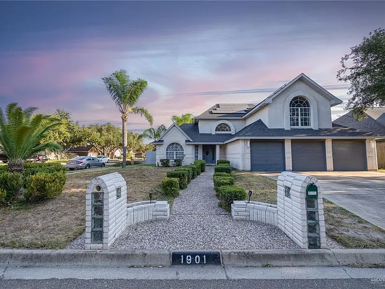 1901 Duke Ave — Photo 1