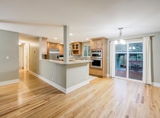 9700 45th Ave NE, Seattle, WA 98115