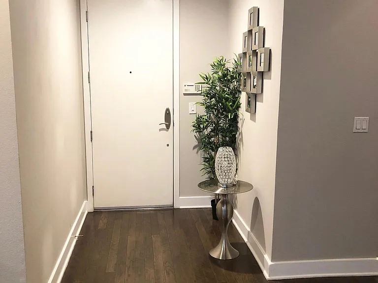 575 Elm Ave #10 — Photo 4