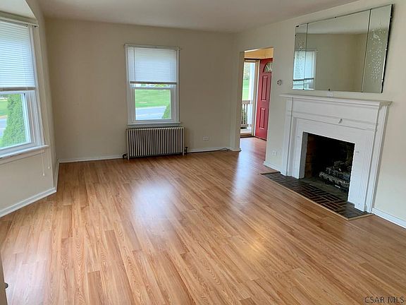 4th image of 926 Goucher St