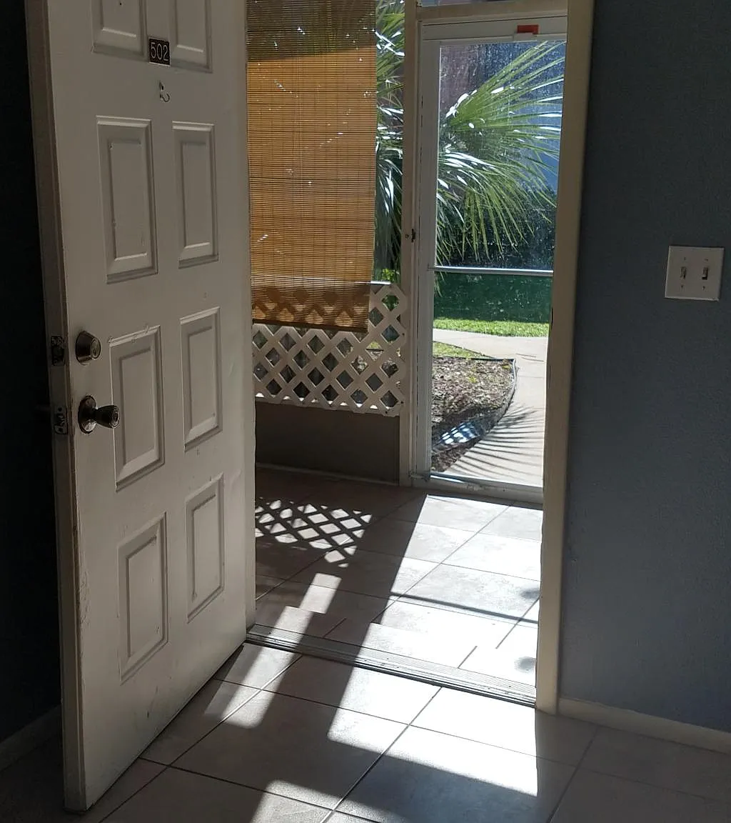 502 Northlake Dr — Photo 3