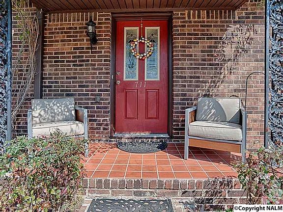 3rd image of 711 Versailles Dr SE