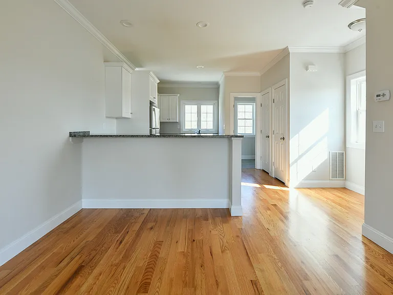 446 New Haven Ave #A — Photo 9