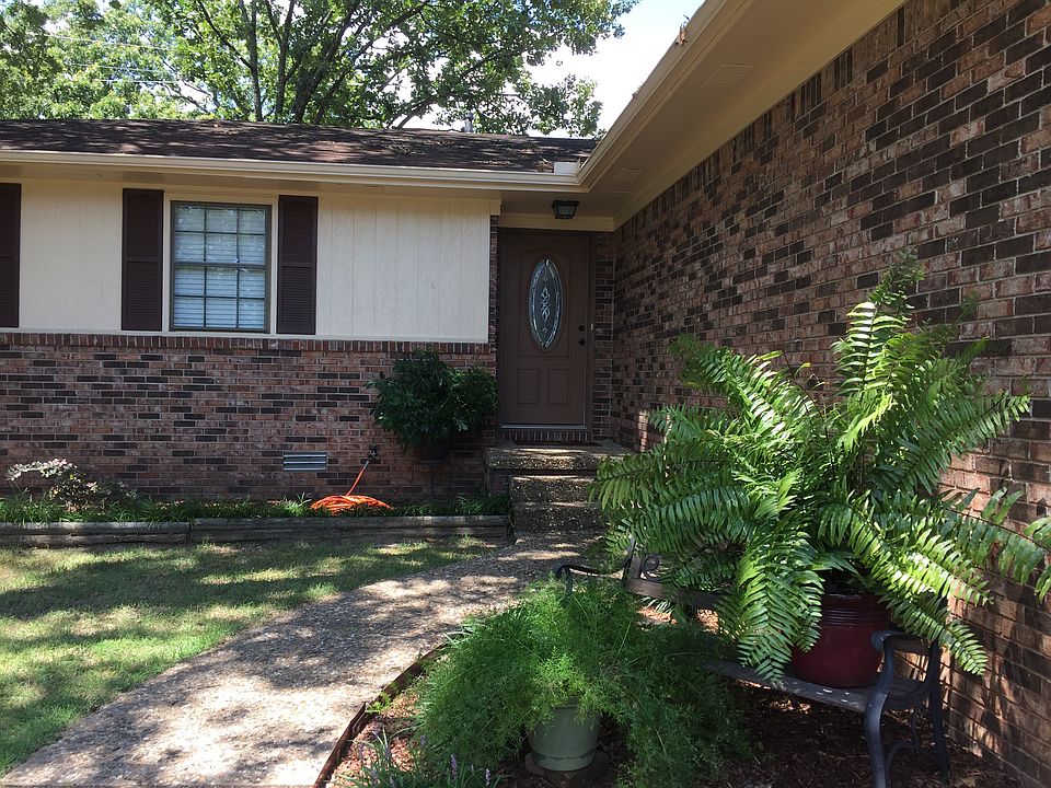 1st image of 600 Green Oak Dr