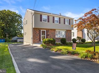45 Evergreen Ave, Broomall, PA 19008