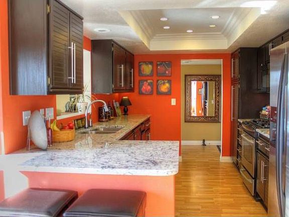 Snack Bar/Serving Center