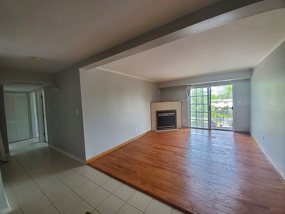 2nd image of 1625 N Windsor Dr APT 301