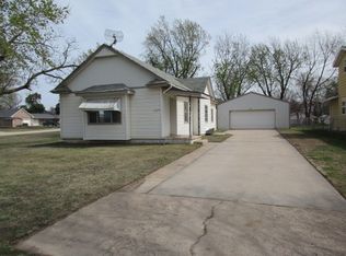 105 S 12th St, Conway Springs, KS 67031