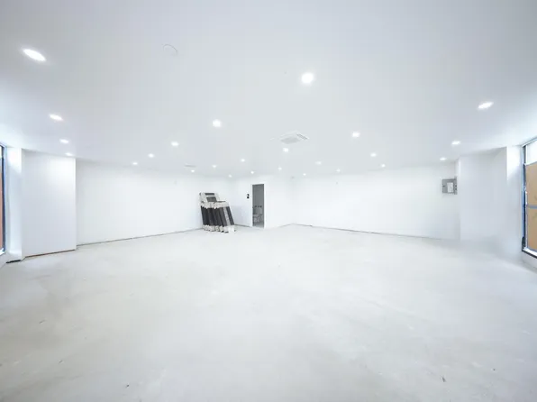 165-20 Sanford Avenue image 18 of 50