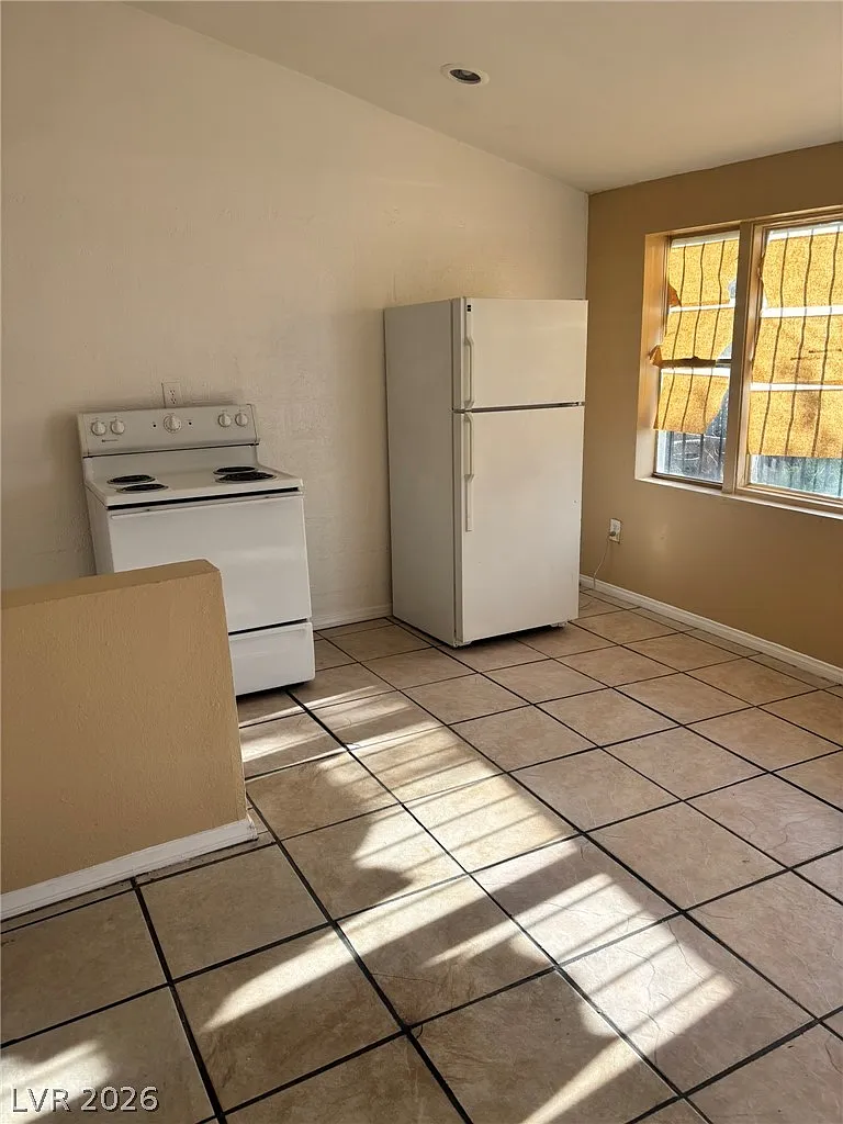 1 bed, 1.0 bath, 1820 sqft, $850 — Photo 2