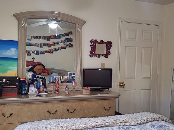 3rd image of 712 Peques St #1101