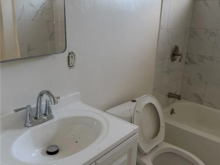 14154 Roscoe Blvd — Photo 8