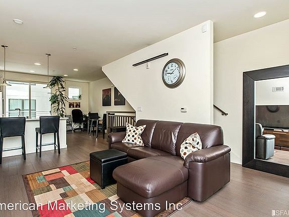3rd image of 583 Donahue St