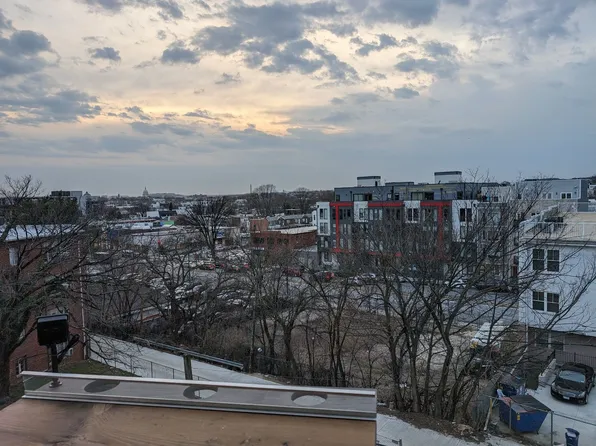 1016 17th Pl NE #304, Washington, DC 20002