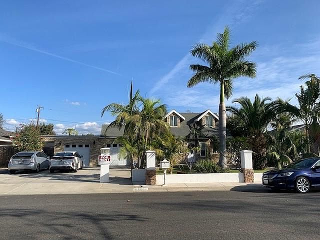1st image of 13552 Sussex Pl