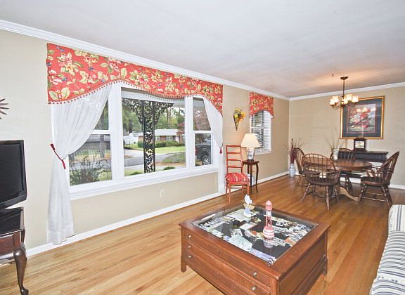 2nd image of 905 Fairwood Ave