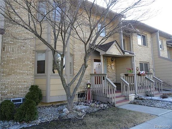 2nd image of 25980 Saint Clair Pl