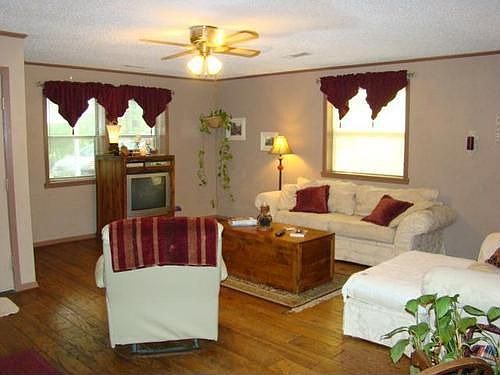 4th image of 16 Western Hills Dr
