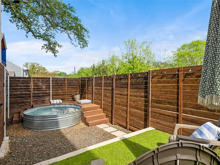 4400 Mount Vernon Dr #B — Photo 22