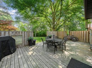 1825 Hyde Mill Cres, Mississauga, ON L5N 0A7