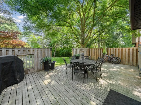 1825 Hyde Mill Cres, Mississauga, ON L5N 0A7