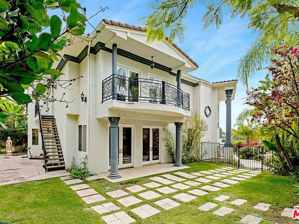 1st image of 2997 Beverly Glen Cir